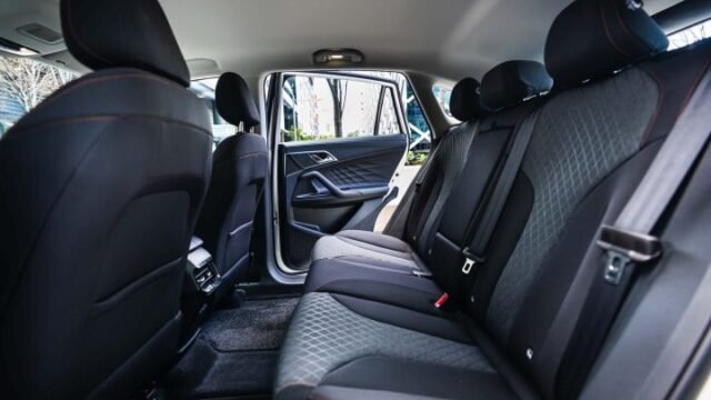 2025-MG-HS-rear-seats-720×480
